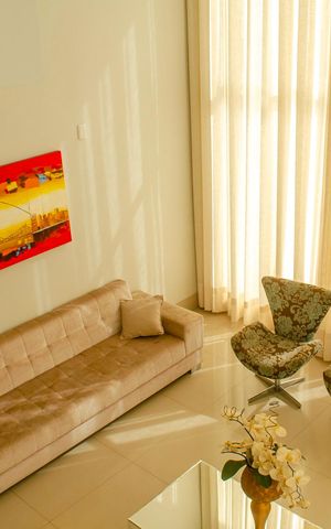 Casa à venda com 208m², 4 quartos e 4 vagas Casa à venda com 208m², 4 quartos e 4 vagasSala