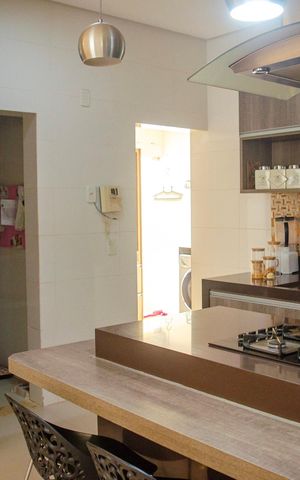 Casa à venda com 208m², 4 quartos e 4 vagas Casa à venda com 208m², 4 quartos e 4 vagasCozinha