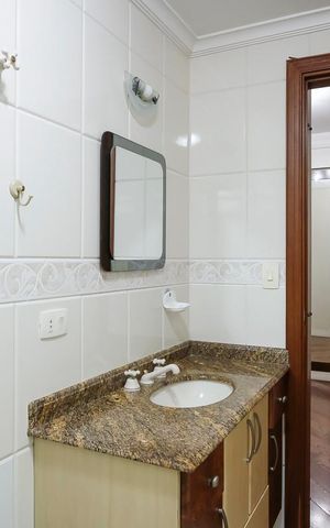Apartamento à venda com 163m², 3 quartos e 3 vagasBanheiro da suíte 1