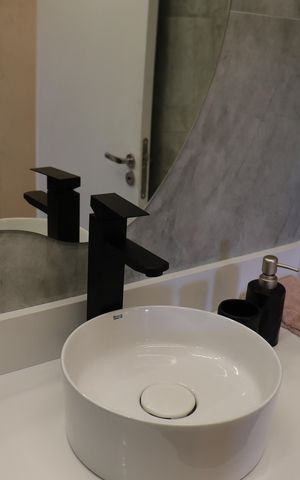 Apartamento à venda com 60m², 2 quartos e 1 vaga Apartamento à venda com 60m², 2 quartos e 1 vagaBanheiro da Suíte