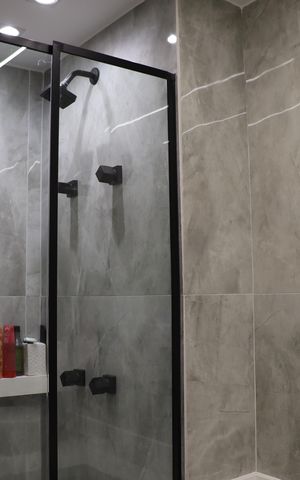 Apartamento à venda com 60m², 2 quartos e 1 vaga Apartamento à venda com 60m², 2 quartos e 1 vagaBanheiro da Suíte