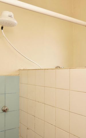 Casa para alugar com 50m², 3 quartos e 1 vaga Casa para alugar com 50m², 3 quartos e 1 vagaBanheiro