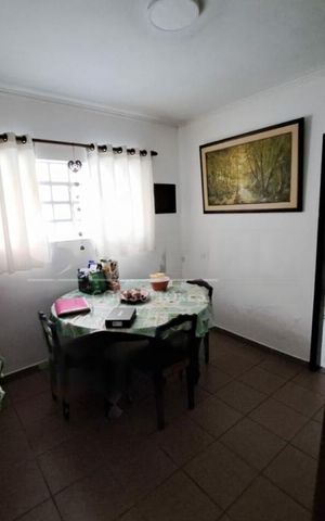 Casa à venda com 250m², 3 quartos e 2 vagas