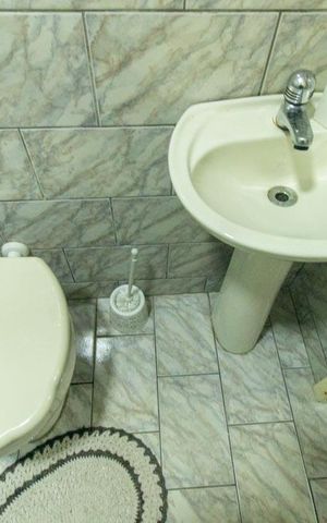 Casa à venda com 300m², 2 quartos e 1 vaga Casa à venda com 300m², 2 quartos e 1 vagaBanheiro Social