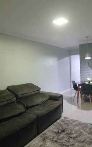 Casa para alugar com 90m², 2 quartos e 2 vagasSala