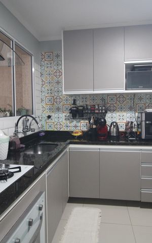 Casa para alugar com 90m², 2 quartos e 2 vagasCozinha