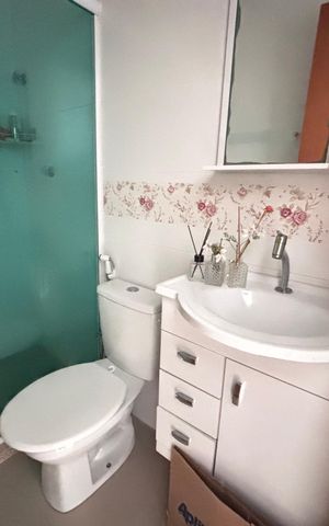 Casa de condomínio à venda com 213m², 3 quartos e 3 vagas Casa de condomínio à venda com 213m², 3 quartos e 3 vagasBanheiro