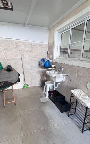 Casa de condomínio à venda com 213m², 3 quartos e 3 vagas Casa de condomínio à venda com 213m², 3 quartos e 3 vagasÁrea de Serviço