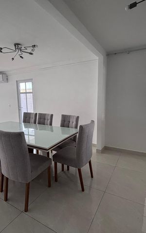 Casa de condomínio à venda com 213m², 3 quartos e 3 vagas Casa de condomínio à venda com 213m², 3 quartos e 3 vagasSala