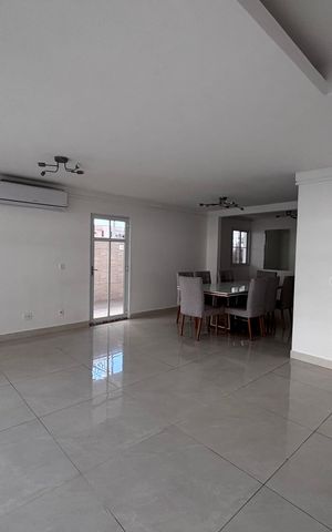 Casa de condomínio à venda com 213m², 3 quartos e 3 vagas Casa de condomínio à venda com 213m², 3 quartos e 3 vagasSala