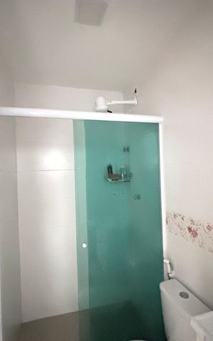 Casa de condomínio à venda com 213m², 3 quartos e 3 vagas Casa de condomínio à venda com 213m², 3 quartos e 3 vagasBanheiro