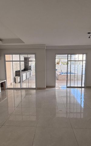 Casa de condomínio à venda com 213m², 3 quartos e 3 vagas Casa de condomínio à venda com 213m², 3 quartos e 3 vagasSala