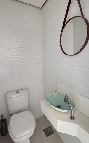 Casa de condomínio à venda com 213m², 3 quartos e 3 vagas Casa de condomínio à venda com 213m², 3 quartos e 3 vagasLavabo