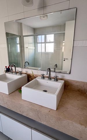 Casa de condomínio à venda com 213m², 3 quartos e 3 vagas Casa de condomínio à venda com 213m², 3 quartos e 3 vagasBanheiro do Quarto 1