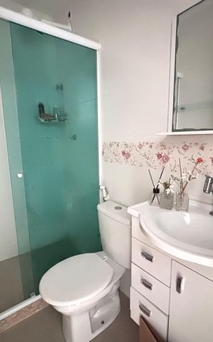 Casa de condomínio à venda com 213m², 3 quartos e 3 vagas Casa de condomínio à venda com 213m², 3 quartos e 3 vagasBanheiro