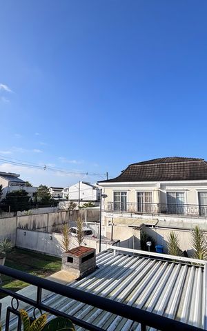 Casa de condomínio à venda com 213m², 3 quartos e 3 vagas Casa de condomínio à venda com 213m², 3 quartos e 3 vagasVista
