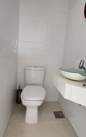 Casa de condomínio à venda com 213m², 3 quartos e 3 vagas Casa de condomínio à venda com 213m², 3 quartos e 3 vagasLavabo