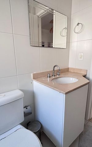 Casa de condomínio à venda com 213m², 3 quartos e 3 vagas Casa de condomínio à venda com 213m², 3 quartos e 3 vagasBanheiro