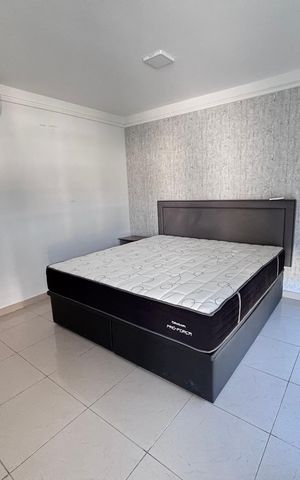 Casa de condomínio à venda com 213m², 3 quartos e 3 vagas Casa de condomínio à venda com 213m², 3 quartos e 3 vagasQuarto 1