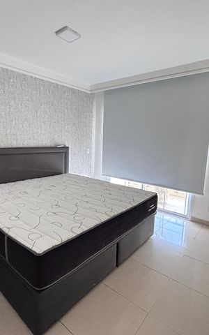 Casa de condomínio à venda com 213m², 3 quartos e 3 vagas Casa de condomínio à venda com 213m², 3 quartos e 3 vagasQuarto 1