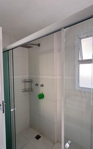 Casa de condomínio à venda com 213m², 3 quartos e 3 vagas Casa de condomínio à venda com 213m², 3 quartos e 3 vagasBanheiro do Quarto 1