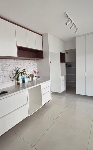 Casa de condomínio à venda com 213m², 3 quartos e 3 vagas Casa de condomínio à venda com 213m², 3 quartos e 3 vagasCozinha