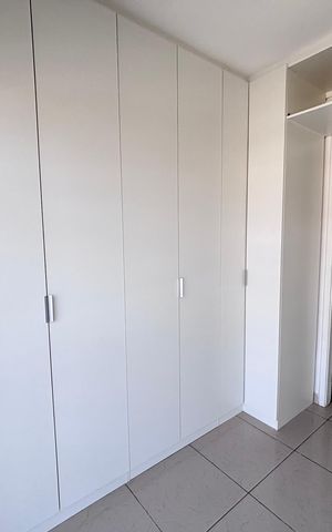 Casa de condomínio à venda com 213m², 3 quartos e 3 vagas Casa de condomínio à venda com 213m², 3 quartos e 3 vagasQuarto 1