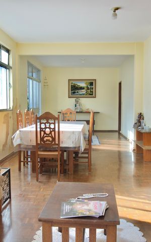 Apartamento à venda com 299m², 5 quartos e 3 vagas Apartamento à venda com 299m², 5 quartos e 3 vagasSala