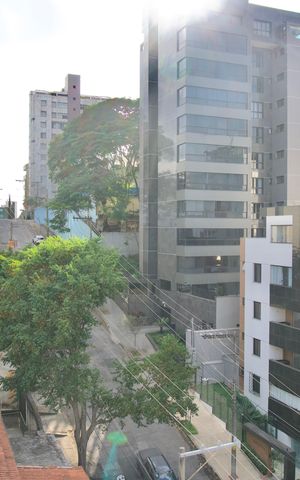 Apartamento à venda com 299m², 5 quartos e 3 vagas Apartamento à venda com 299m², 5 quartos e 3 vagasQuarto 4 - Vista Janela