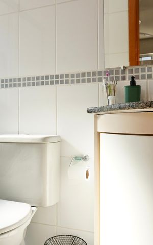 Apartamento à venda com 86m², 3 quartos e 1 vaga Apartamento à venda com 86m², 3 quartos e 1 vagaBanheiro da Suíte