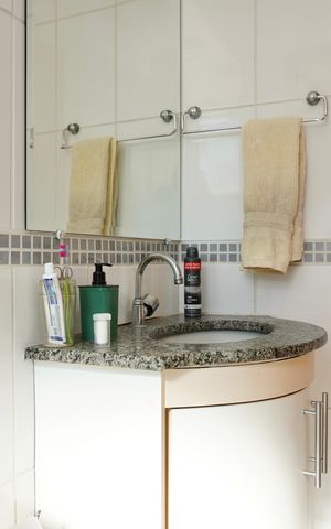 Apartamento à venda com 86m², 3 quartos e 1 vaga Apartamento à venda com 86m², 3 quartos e 1 vagaBanheiro da Suíte
