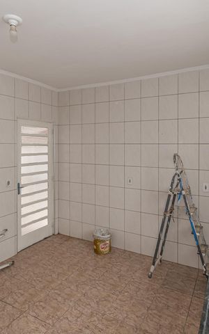 Casa à venda com 280m², 3 quartos e 2 vagas Casa à venda com 280m², 3 quartos e 2 vagasCozinha