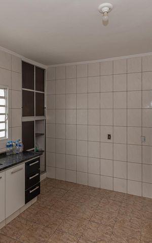 Casa à venda com 280m², 3 quartos e 2 vagas Casa à venda com 280m², 3 quartos e 2 vagasCozinha