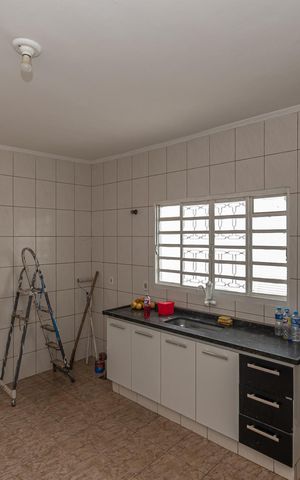Casa à venda com 280m², 3 quartos e 2 vagas Casa à venda com 280m², 3 quartos e 2 vagasCozinha