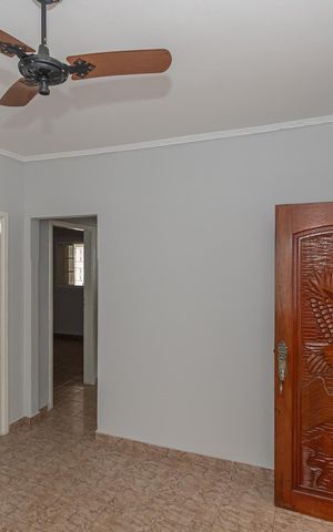 Casa à venda com 280m², 3 quartos e 2 vagas Casa à venda com 280m², 3 quartos e 2 vagasSala
