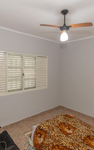 Casa à venda com 280m², 3 quartos e 2 vagas Casa à venda com 280m², 3 quartos e 2 vagasSala