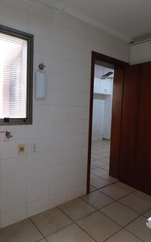 Apartamento para alugar com 155m², 4 quartos e 2 vagasÁrea de serviço 