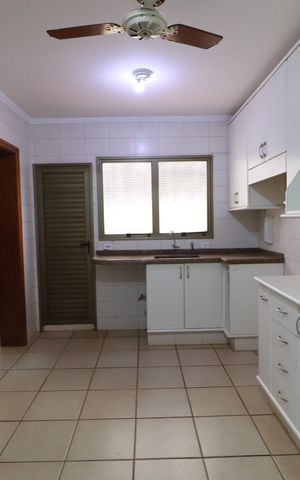 Apartamento para alugar com 155m², 4 quartos e 2 vagasCozinha 