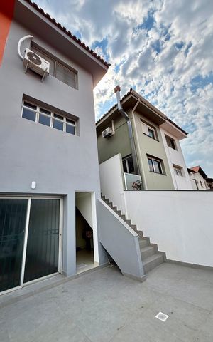 Casa à venda com 204m², 4 quartos e 2 vagas