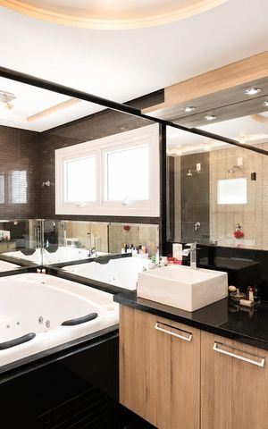 Casa de condomínio para alugar com 233m², 6 quartos e 4 vagas Casa de condomínio para alugar com 233m², 6 quartos e 4 vagasBanheiro da Suíte