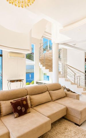 Casa de condomínio para alugar com 233m², 6 quartos e 4 vagas Casa de condomínio para alugar com 233m², 6 quartos e 4 vagasSala