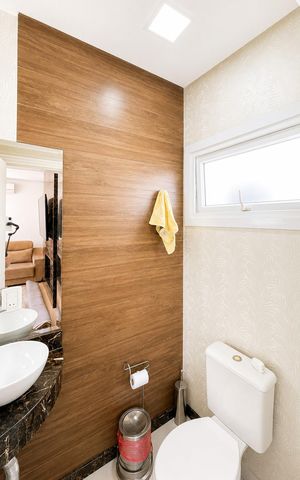 Casa de condomínio para alugar com 233m², 6 quartos e 4 vagas Casa de condomínio para alugar com 233m², 6 quartos e 4 vagasBanheiro 2