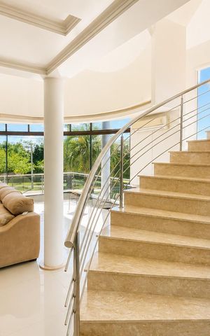 Casa de condomínio para alugar com 233m², 6 quartos e 4 vagas Casa de condomínio para alugar com 233m², 6 quartos e 4 vagasSala