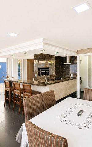 Casa de condomínio para alugar com 233m², 6 quartos e 4 vagas Casa de condomínio para alugar com 233m², 6 quartos e 4 vagasCozinha