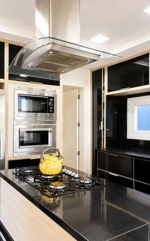 Casa de condomínio para alugar com 233m², 6 quartos e 4 vagas Casa de condomínio para alugar com 233m², 6 quartos e 4 vagasCozinha