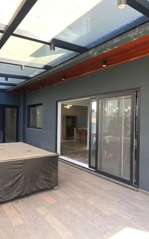 Casa de condomínio para alugar com 274m², 4 quartos e 2 vagas
