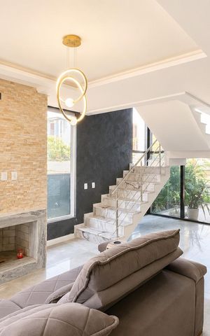 Casa de condomínio para alugar com 274m², 4 quartos e 2 vagas Casa de condomínio para alugar com 274m², 4 quartos e 2 vagasSala