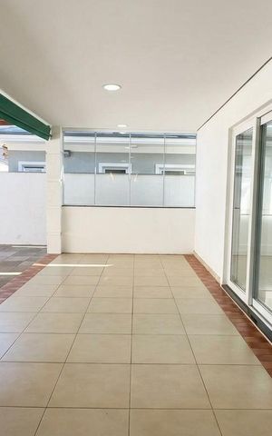 Casa de condomínio para alugar com 230m², 3 quartos e 4 vagas