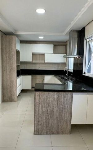 Casa de condomínio para alugar com 230m², 3 quartos e 4 vagas Casa de condomínio para alugar com 230m², 3 quartos e 4 vagasCozinha