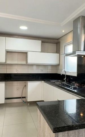 Casa de condomínio para alugar com 230m², 3 quartos e 4 vagas Casa de condomínio para alugar com 230m², 3 quartos e 4 vagasCozinha